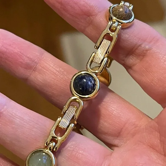 Multi gem gold tone extendable bracelet - Picture 8 of 8